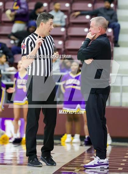 Thumbnail 1 in Lufkin vs. Highland Park (UIL 5A D1 Area Playoff) photogallery.