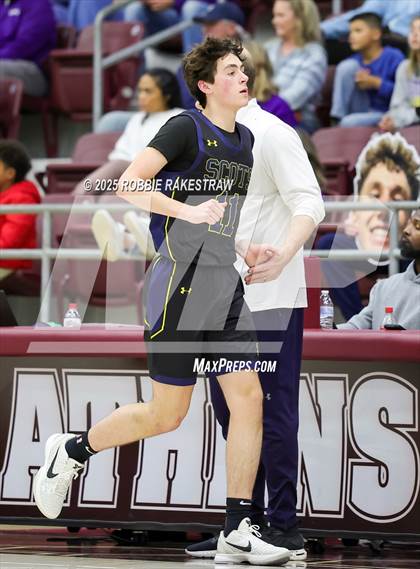 Thumbnail 2 in Lufkin vs. Highland Park (UIL 5A D1 Area Playoff) photogallery.