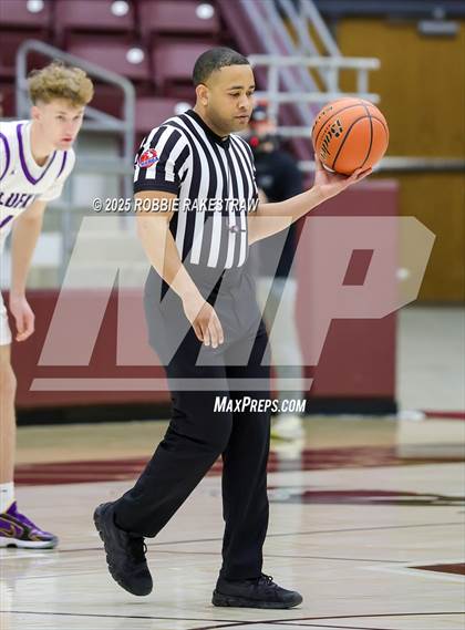 Thumbnail 1 in Lufkin vs. Highland Park (UIL 5A D1 Area Playoff) photogallery.