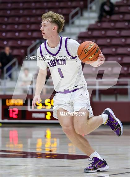 Thumbnail 2 in Lufkin vs. Highland Park (UIL 5A D1 Area Playoff) photogallery.