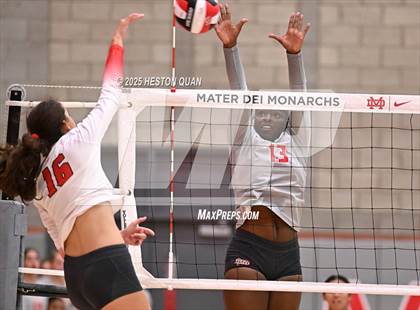 Thumbnail 1 in Mater Dei vs. Redondo Union (CIF State Open First Round Playoffs) photogallery.
