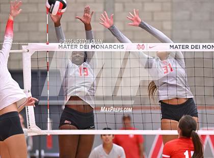 Thumbnail 2 in Mater Dei vs. Redondo Union (CIF State Open First Round Playoffs) photogallery.