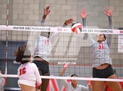 Thumbnail 3 in Mater Dei vs. Redondo Union (CIF State Open First Round Playoffs) photogallery.