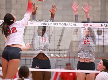 Thumbnail 2 in Mater Dei vs. Redondo Union (CIF State Open First Round Playoffs) photogallery.
