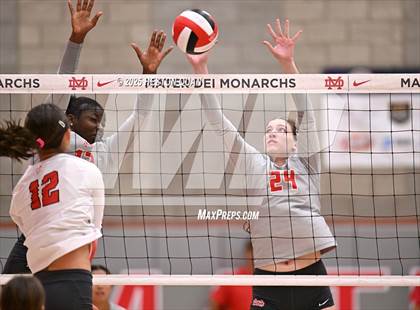 Thumbnail 2 in Mater Dei vs. Redondo Union (CIF State Open First Round Playoffs) photogallery.