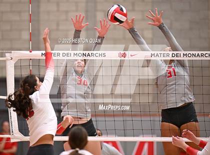 Thumbnail 2 in Mater Dei vs. Redondo Union (CIF State Open First Round Playoffs) photogallery.