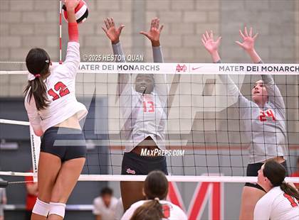 Thumbnail 2 in Mater Dei vs. Redondo Union (CIF State Open First Round Playoffs) photogallery.