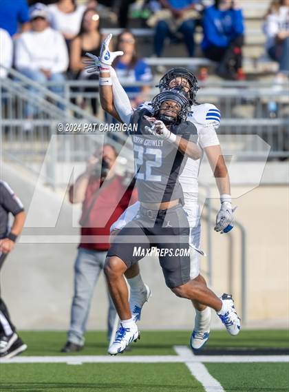 Thumbnail 2 in Byron Nelson @ North Crowley (UIL Football 6A DI Bi-District) photogallery.