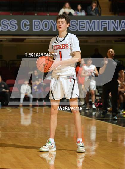 Thumbnail 1 in The Leffell School vs. Tuckahoe (NYSPHSAA Section 1 Class C Semifinal) photogallery.