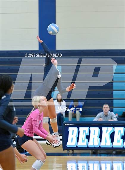 Thumbnail 2 in Calvary Christian @ Berkeley Prep photogallery.