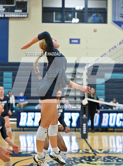 Thumbnail 2 in Calvary Christian @ Berkeley Prep photogallery.
