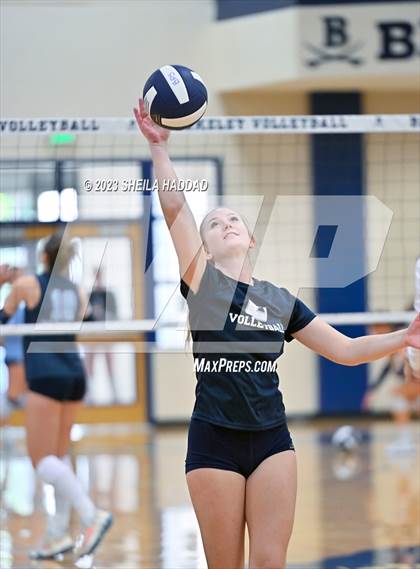 Thumbnail 2 in Calvary Christian @ Berkeley Prep photogallery.