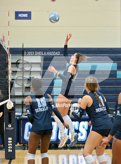 Thumbnail 3 in Calvary Christian @ Berkeley Prep photogallery.