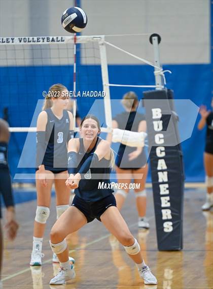 Thumbnail 2 in Calvary Christian @ Berkeley Prep photogallery.