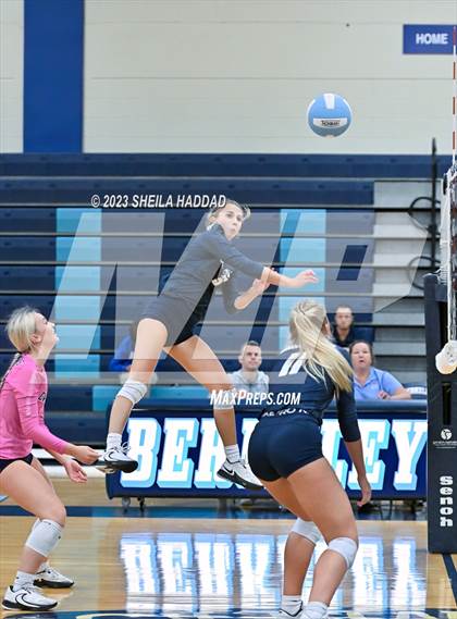 Thumbnail 3 in Calvary Christian @ Berkeley Prep photogallery.