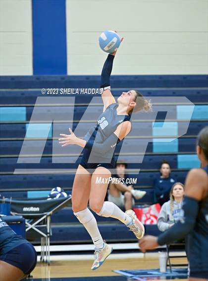 Thumbnail 2 in Calvary Christian @ Berkeley Prep photogallery.