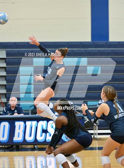 Thumbnail 3 in Calvary Christian @ Berkeley Prep photogallery.