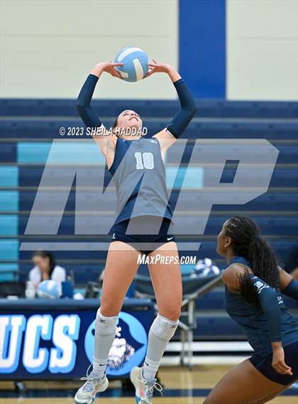 Thumbnail 3 in Calvary Christian @ Berkeley Prep photogallery.