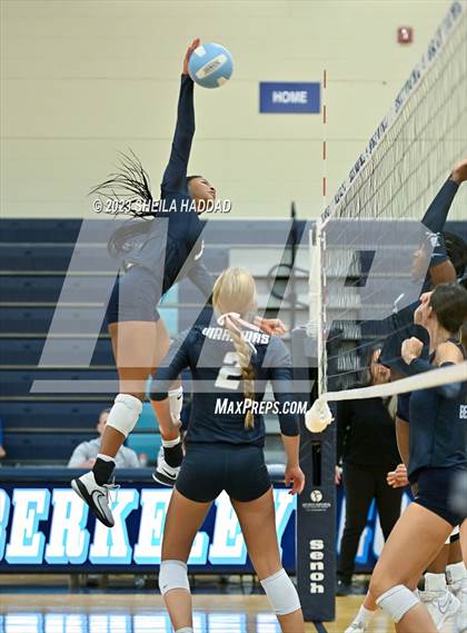 Thumbnail 2 in Calvary Christian @ Berkeley Prep photogallery.