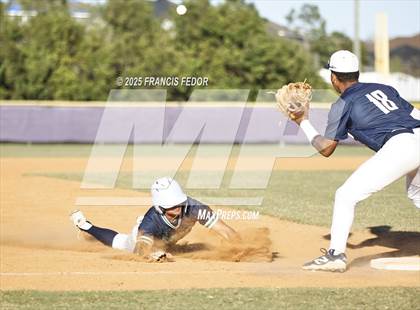 Thumbnail 3 in Alonso @ Sumner (Saladino) photogallery.