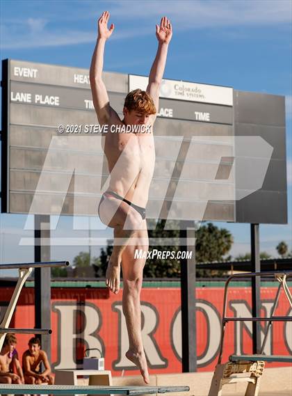 Thumbnail 2 in AIA Division I,III Diving Semifinals photogallery.