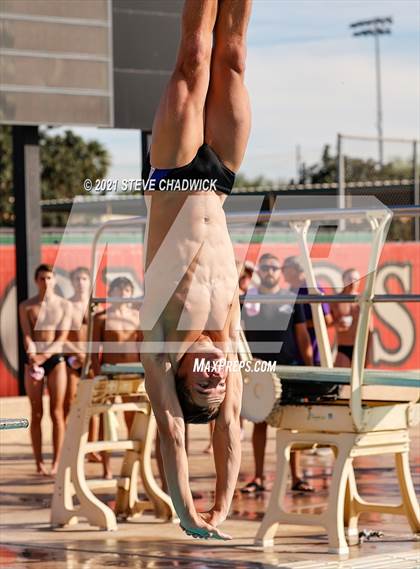 Thumbnail 2 in AIA Division I,III Diving Semifinals photogallery.