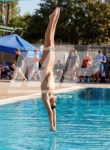 Thumbnail 2 in AIA Division I,III Diving Semifinals photogallery.