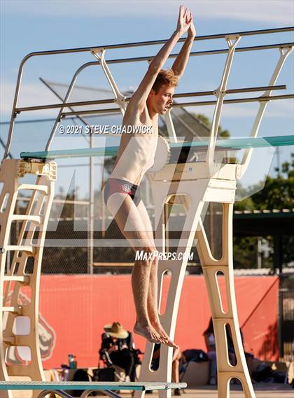Thumbnail 3 in AIA Division I,III Diving Semifinals photogallery.