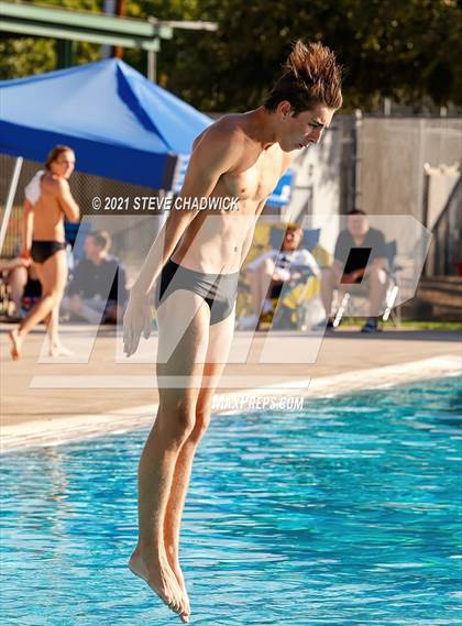Thumbnail 2 in AIA Division I,III Diving Semifinals photogallery.