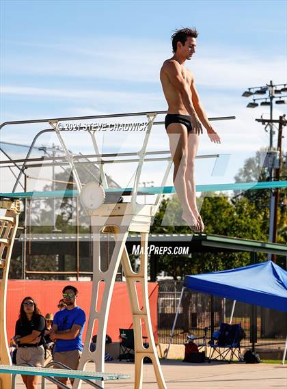 Thumbnail 2 in AIA Division I,III Diving Semifinals photogallery.