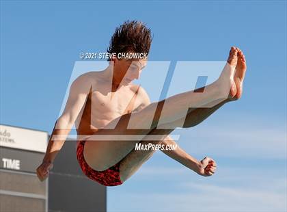 Thumbnail 2 in AIA Division I,III Diving Semifinals photogallery.