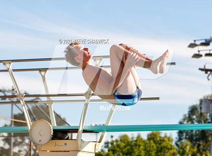 Thumbnail 1 in AIA Division I,III Diving Semifinals photogallery.