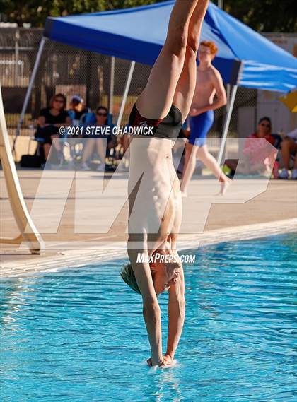 Thumbnail 3 in AIA Division I,III Diving Semifinals photogallery.
