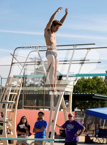 Thumbnail 1 in AIA Division I,III Diving Semifinals photogallery.