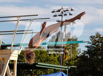 Thumbnail 2 in AIA Division I,III Diving Semifinals photogallery.