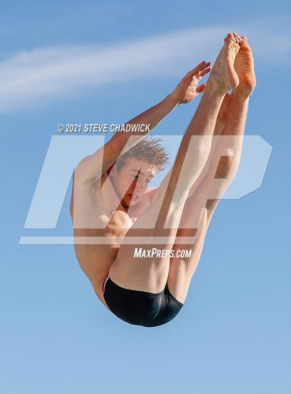 Thumbnail 1 in AIA Division I,III Diving Semifinals photogallery.