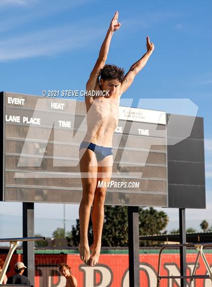 Thumbnail 2 in AIA Division I,III Diving Semifinals photogallery.