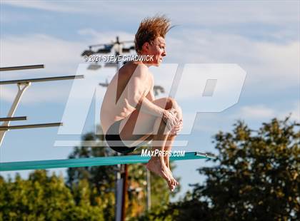 Thumbnail 2 in AIA Division I,III Diving Semifinals photogallery.