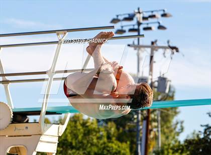Thumbnail 3 in AIA Division I,III Diving Semifinals photogallery.