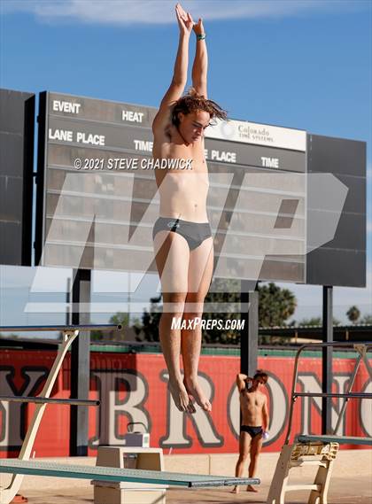 Thumbnail 2 in AIA Division I,III Diving Semifinals photogallery.