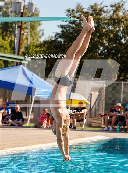 Thumbnail 3 in AIA Division I,III Diving Semifinals photogallery.