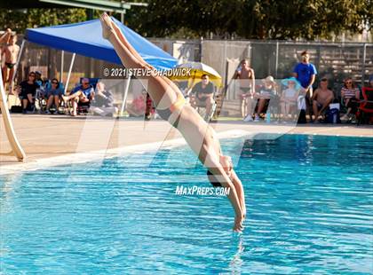 Thumbnail 2 in AIA Division I,III Diving Semifinals photogallery.