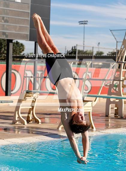 Thumbnail 3 in AIA Division I,III Diving Semifinals photogallery.