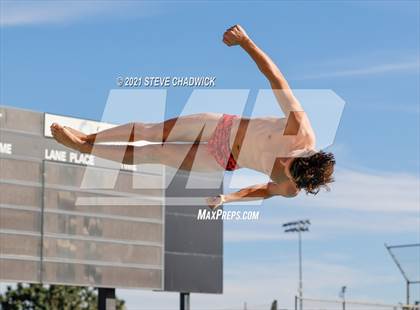 Thumbnail 2 in AIA Division I,III Diving Semifinals photogallery.