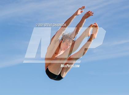 Thumbnail 2 in AIA Division I,III Diving Semifinals photogallery.