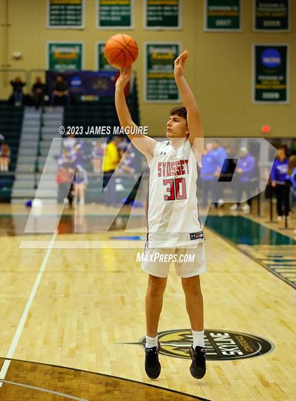 Thumbnail 2 in Port Washington vs. Syosset (NYSPHSAA Section 8 Class 2A Semifinal) photogallery.