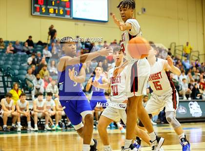Thumbnail 3 in Port Washington vs. Syosset (NYSPHSAA Section 8 Class 2A Semifinal) photogallery.