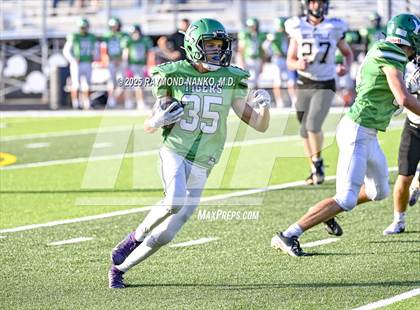 Thumbnail 3 in JV: Shelbyville @ Yorktown photogallery.