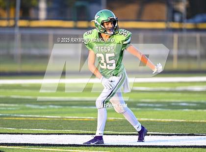 Thumbnail 3 in JV: Shelbyville @ Yorktown photogallery.