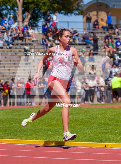 Thumbnail 1 in CHSAA 5A State Championships (4 x 800 Final) photogallery.